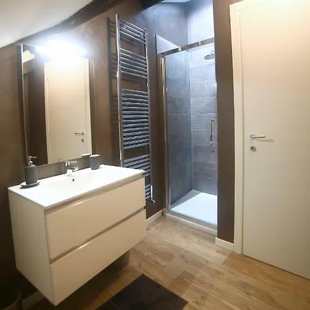Apartman Garibaldi Fifty Attic Near Duomo *